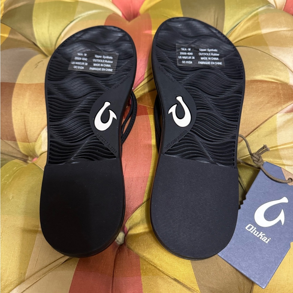 Olukai AKA-W sandals New with Tags attached $70 - Picture 13 of 14